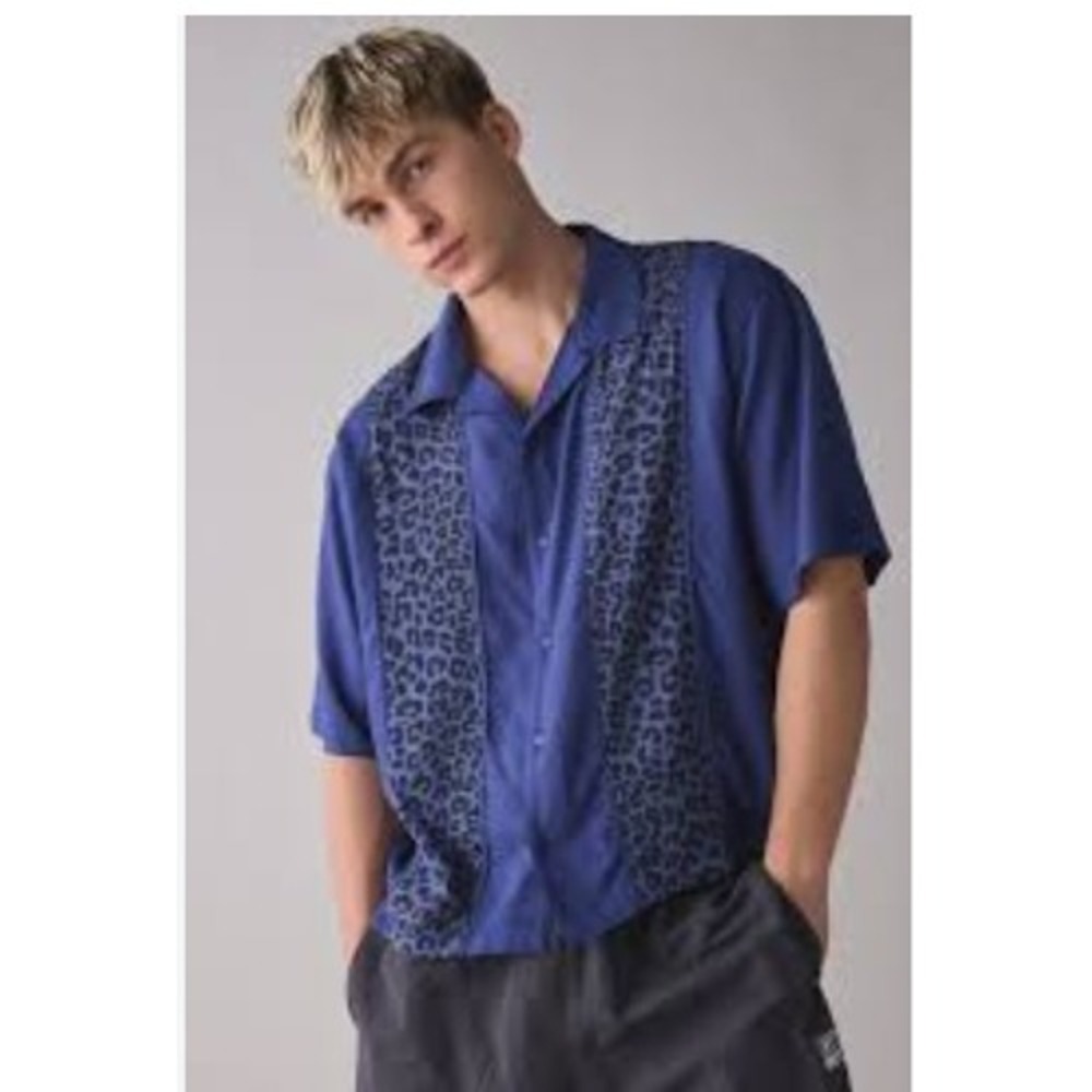 Urban Outfitters Mens Navy Blue Leopard Print Panel Short Sleeve Button Down M